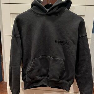 Essentials Fear of God black sweatshirt- gently loved🖤